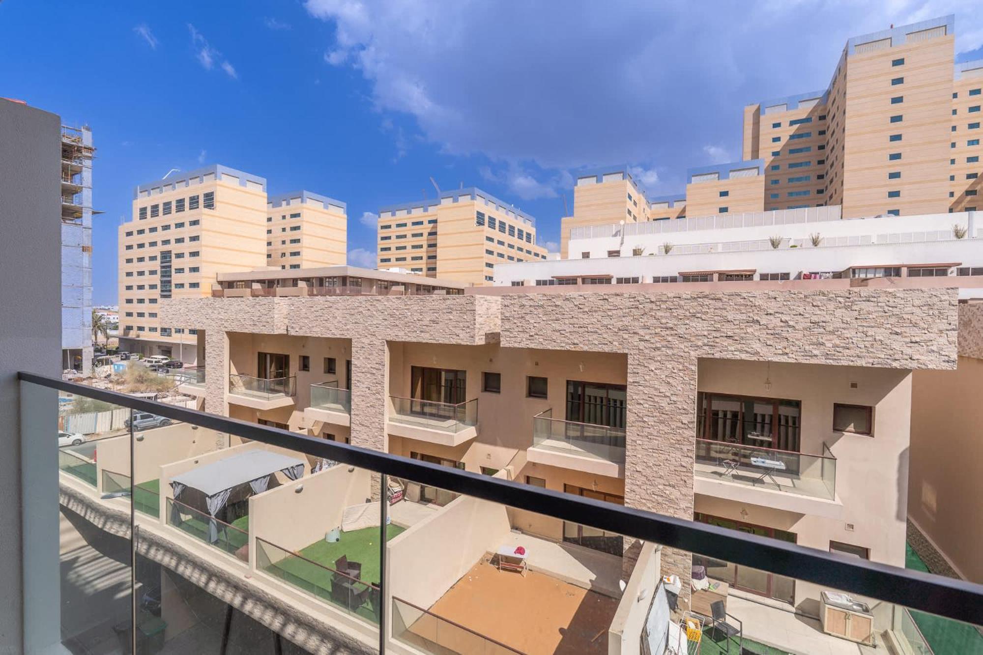 A Hassle-Free Living Studio Apartment Dubai Exterior photo